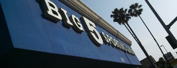 Big 5 Sporting Goods is one of Hotel Arazzo - Shopping.