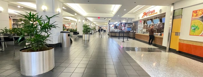 Liberty Place Food Court is one of badge locations.