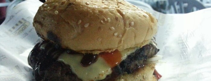 Backyard Grill Burger is one of @MAKAN uNtUK hIdUP!!!.