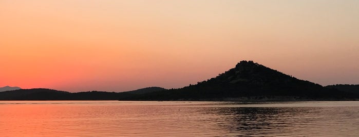 Çamlık Paşa Limanı is one of 🐾NUR'un Beğendiği Mekanlar.