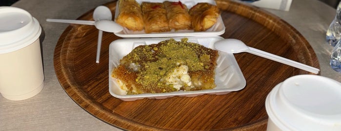 Habibah Sweets is one of محلات الرياض.