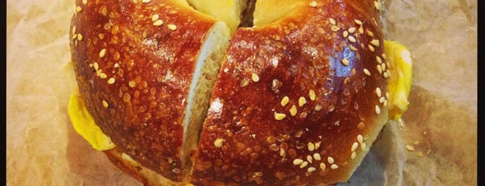 Brooklyn Bagel Bakery is one of Locais curtidos por Andrew.