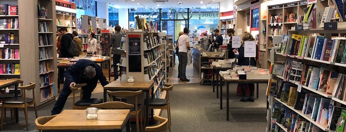 Foyles is one of Guardian Recommended Independent Bookshops.
