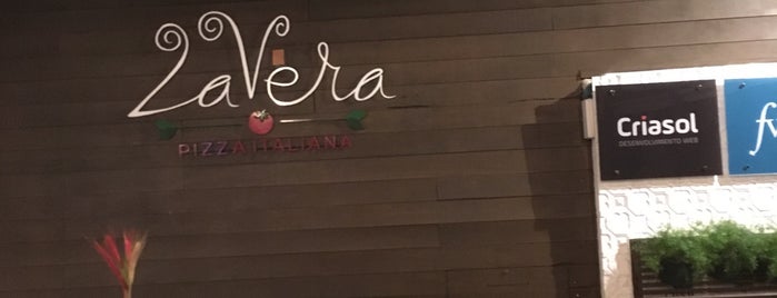 La Vera Pizza Italiana is one of Locais curtidos por Dade.