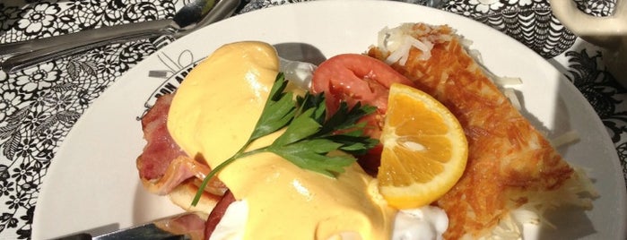 Tweet is one of Chicago's Best Eggs Benedict Dishes.