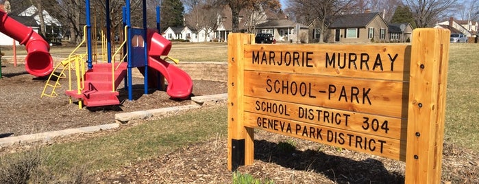 Marjorie Murray School Park is one of Locais curtidos por Ross.