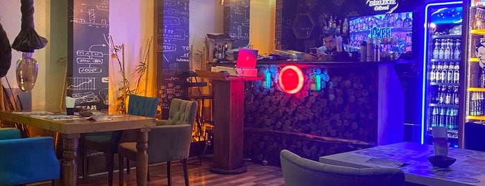 Mr. Joker Exclusive Pub & Bistro is one of สถานที่ที่ Fatih 🌞 ถูกใจ.
