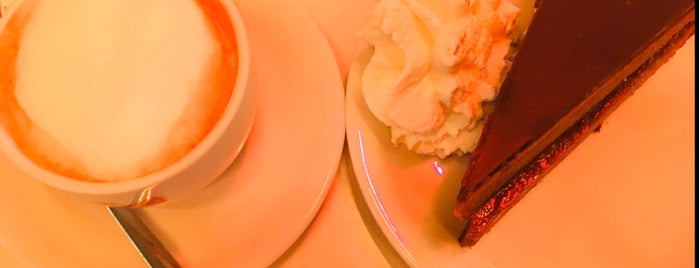 Chattanooga Cafe & Grill is one of ✈ 'Mhmt '✈'ın Beğendiği Mekanlar.