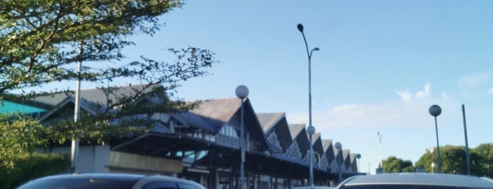 Sam Ratulangi International Airport (MDC) is one of 4 Places Transit.