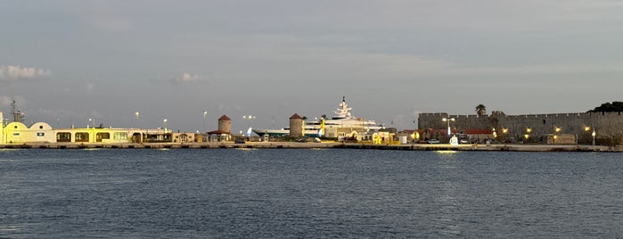 Kolona Harbour is one of Greece.