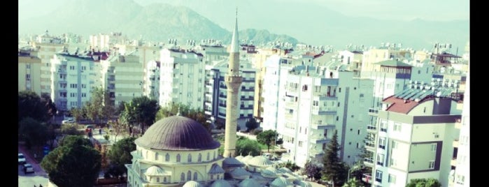 Hacı Sırrı Kırımlıoğlu Camii is one of 🌜🌟🌟hakan🌟🌟🌛 님이 좋아한 장소.