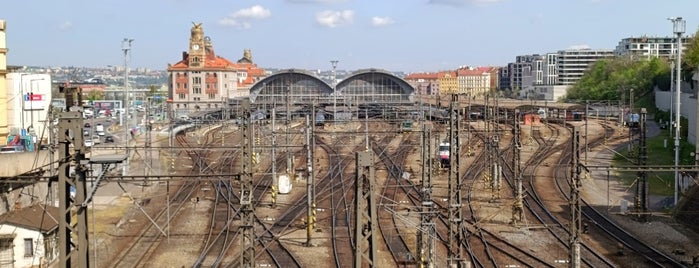 Vyhlídka na vlaky is one of Prague Lookouts.