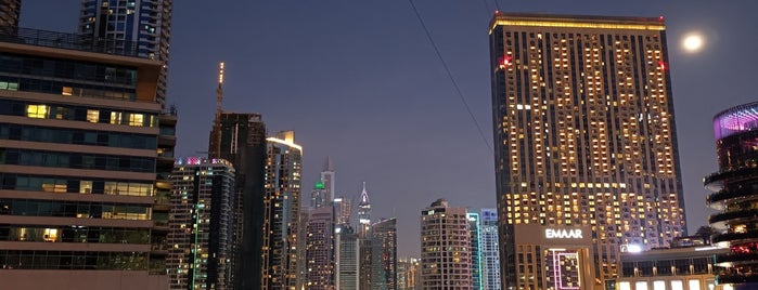 Dubai Marina is one of Tempat yang Disukai A..