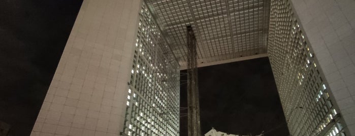 Grande Arche de la Défense is one of Lieux qui ont plu à Angeles.