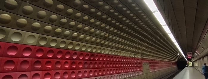 Metro =A= Staroměstská is one of Stanice.