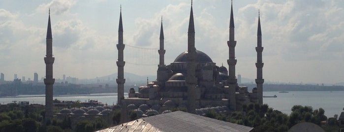 Lady Diana Hotel Istanbul is one of สถานที่ที่ Ivan Veymer ถูกใจ.