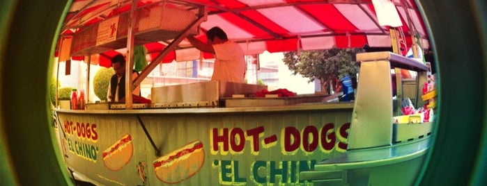 Hot Dogs El Chino is one of Para comer, beber y disfrutar..