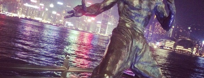 Bruce Lee Statue is one of Hong Kong!.