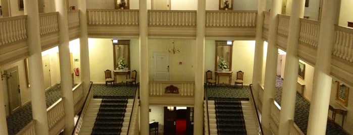 Radisson Blu Badischer Hof Hotel is one of Posti che sono piaciuti a Amal.