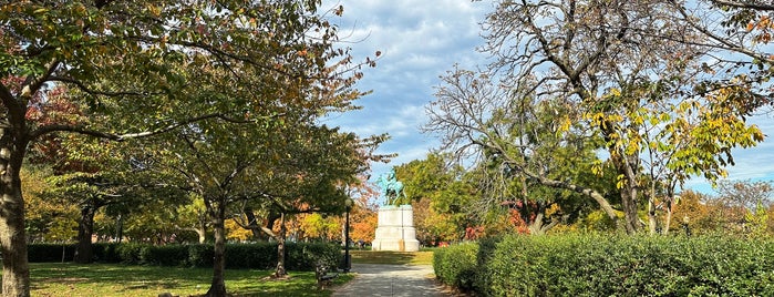 Stanton Park is one of Lugares favoritos de Bryan.