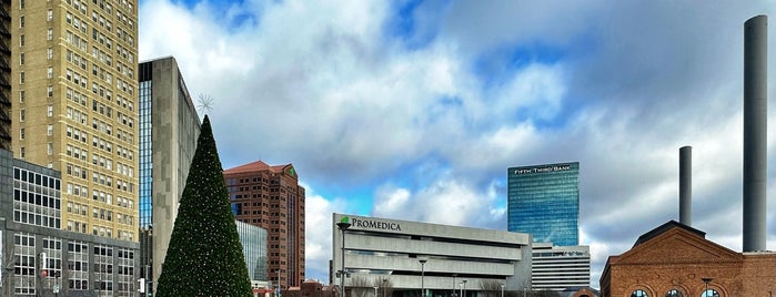 Promenade Park is one of The 15 Best Places with Plenty of Outdoor Seating in Toledo.