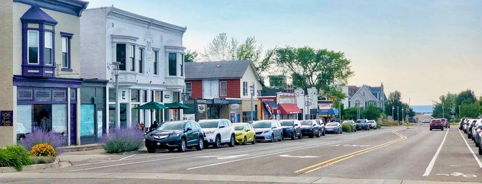 Downtown New Buffalo is one of สถานที่ที่ Elena Jacobs ถูกใจ.