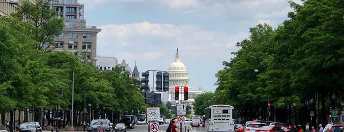 Pennsylvania Avenue is one of Roads of all 50 states in DC.