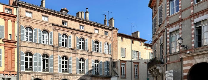 Place Sainte-Scarbes is one of 31 Toulouse.