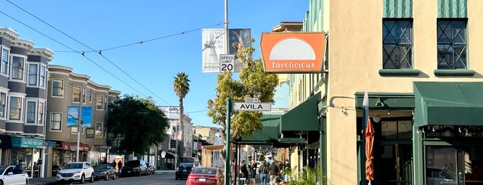 Chestnut St is one of San Francisco ToDo.