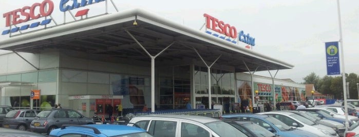 Tesco Extra is one of Edwinさんのお気に入りスポット.