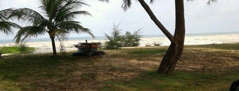 Pantai Teluk Ketapang is one of Top 10 favorites places in Terengganu.