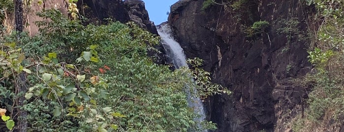 Khlong Phlu Waterfall is one of 여기저기.