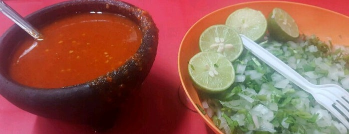Tacos Zacazonapan is one of สถานที่ที่ Armando ถูกใจ.