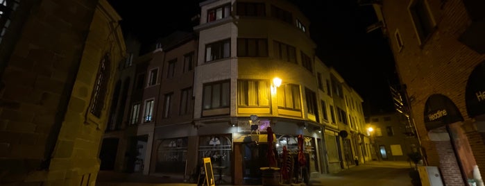 De Klinkoet is one of Lambic Cafés.