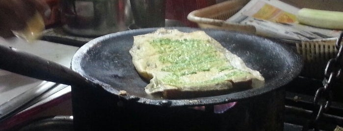 Alsa mall bread omelette is one of Orte, die Shweta gefallen.