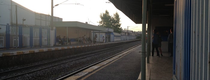 Süreyya Plajı Tren İstasyonu is one of Haydarpaşa - Gebze Banliyö Tren Hattı.