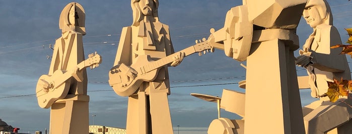 Giant Beatles Statues by David Adickes is one of Houston, TX.