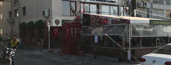 Izmir Gazeteciler Cemiyeti is one of ⛵️surfer'in Beğendiği Mekanlar.