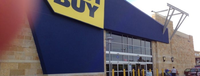 Best Buy is one of Locais curtidos por Dianey.
