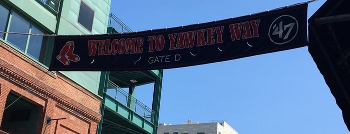 Yawkey Way is one of Alさんのお気に入りスポット.