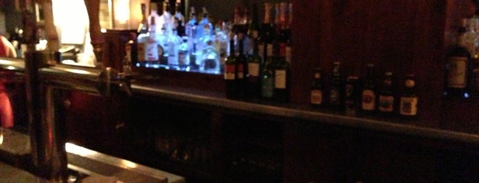 Olympia Wine Bar is one of สถานที่ที่ John ถูกใจ.