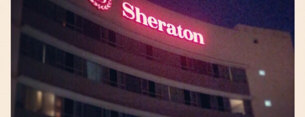 Hotel Sheraton is one of Tempat yang Disukai Antonio Carlos.