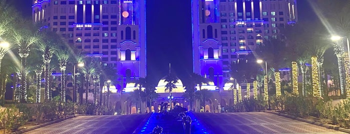 Rixos Marina Abu Dhabi is one of Lieux qui ont plu à Tariq.