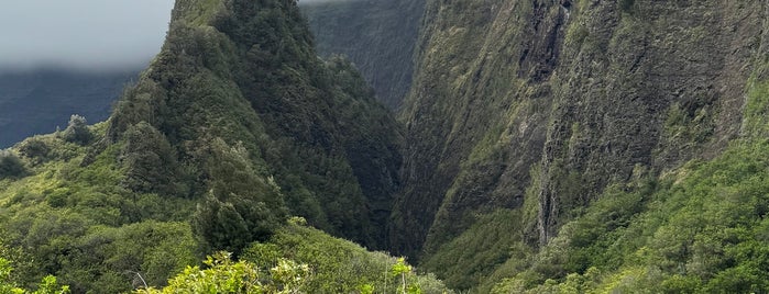 ʻĪao Valley State Park is one of Hawaiiiiiiii.
