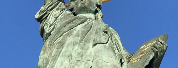 Статуя Свободы is one of France.