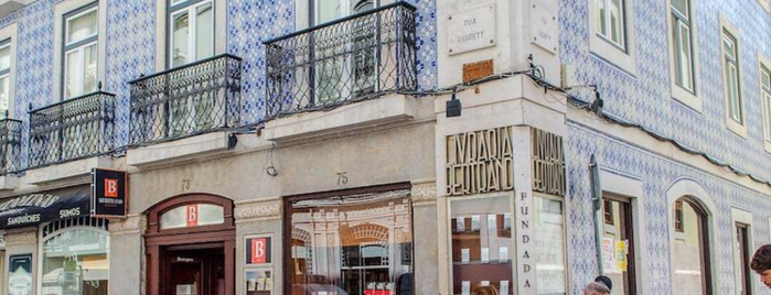 Livraria Bertrand is one of Lisbon Places.