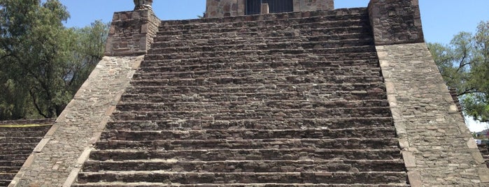 Piramide de santa Cecilia is one of Arquitectura.