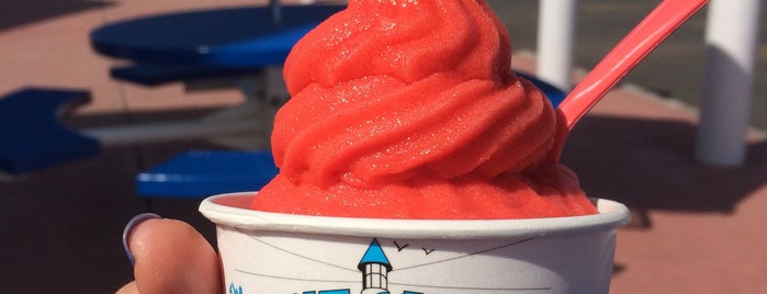 The Lighthouse Strollo's Homemade Italian Ice is one of Lugares favoritos de Mike.