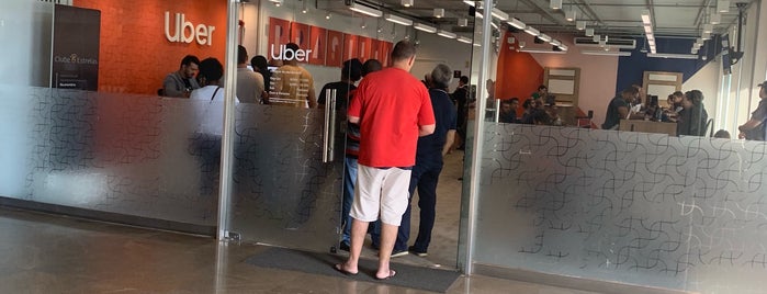 Espaço Uber Brasília is one of Tempat yang Disukai Alberto J S.