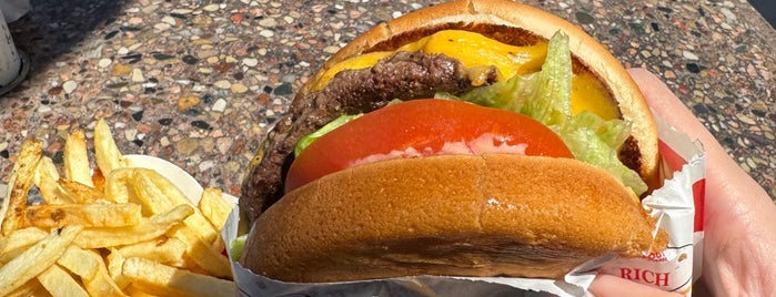 In-N-Out Burger is one of Weekdays in Bakersfield.